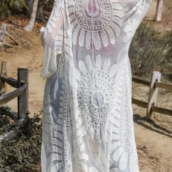 Bohemian Lace Embroidered Kimono - Picture 3 of 4